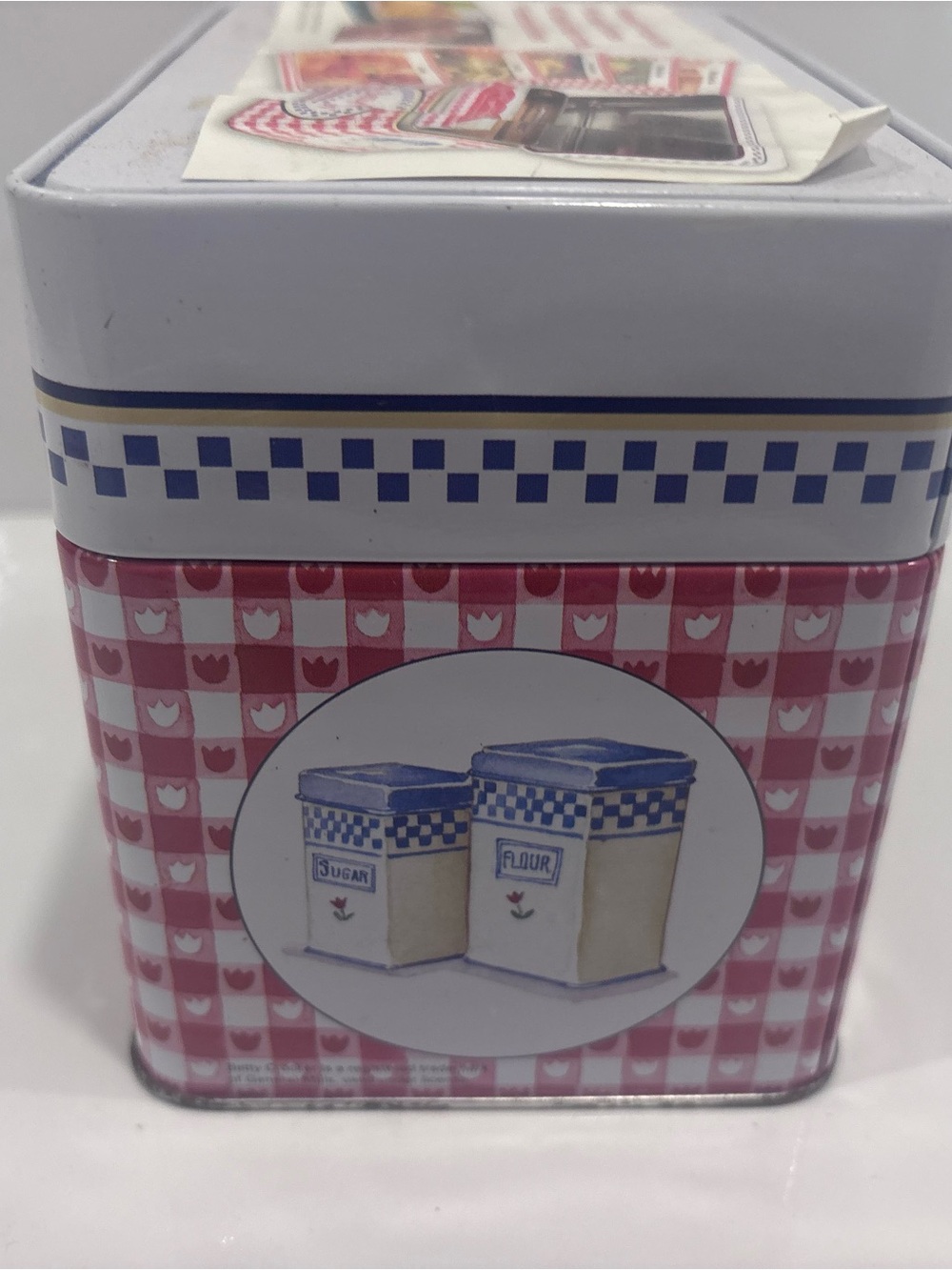 Vintage Betty Crocker metal recipe holder tin w cards and dividers gingham red - Picture 3 of 6